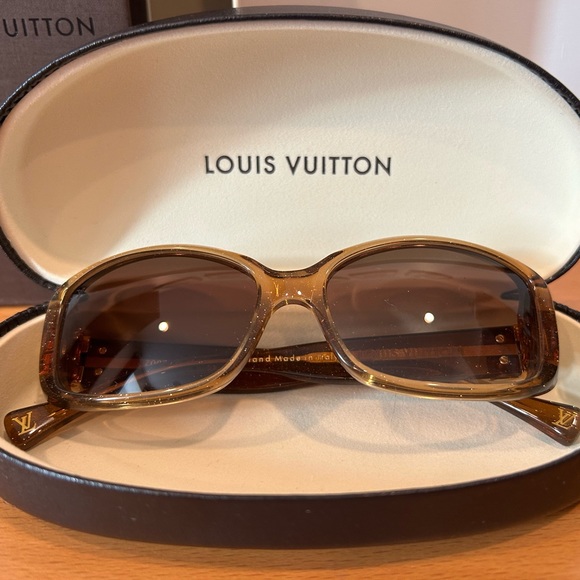 Authentic Louis Vuitton Sunglasses - Picture 7 of 8